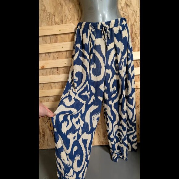 Square Neck Solid Crop Tank Top With High Rise Abstract Knotted Wide Leg Trouser - Picture 3 of 4